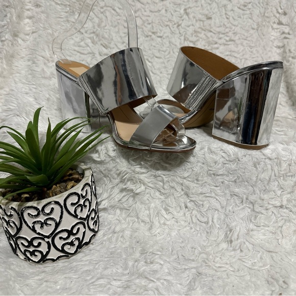 Dolce Vita Metallic Silver Sandals Sz 8.5M Strappy Heels Women’s Evening Mules - Picture 11 of 12
